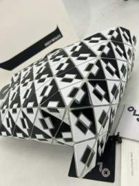 Picture of Issey Miyake Handbags _SKUfw163859927fw